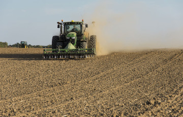 Semis de blé tendre en Occitanie